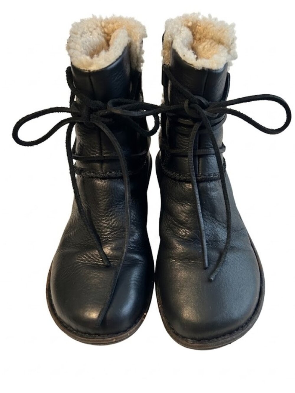 UGG Caspia Lethaer and Sheepskin Boots Black Women size 9